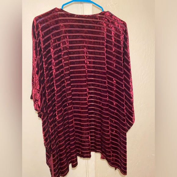 Burgundy velvet - Picture 2 of 2